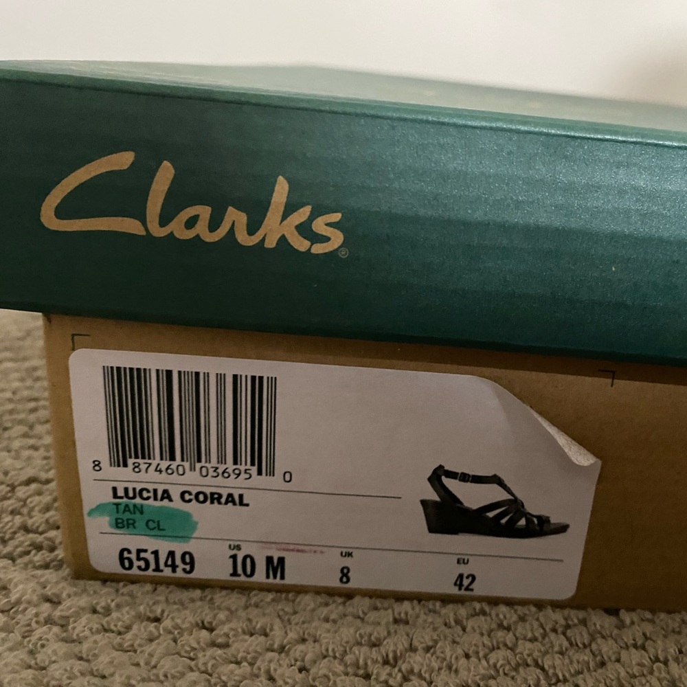 Clarks Lucia coral sandals